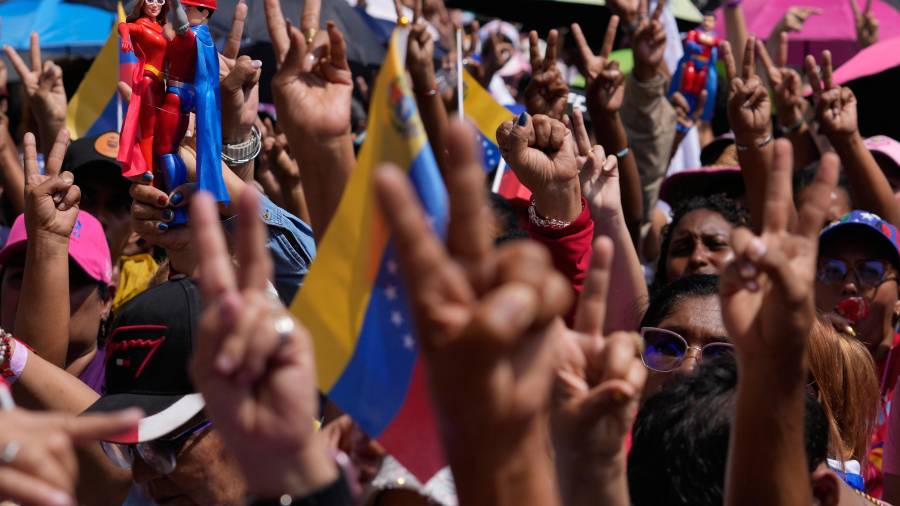 Se estima que actualmente en Venezuela hay 23 periodistas privados de su libertad.