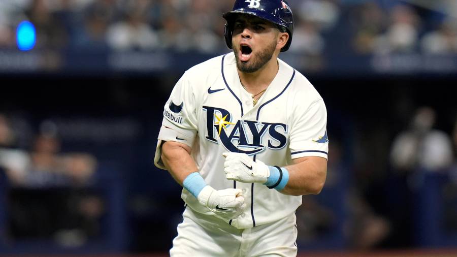 Jonathan Aranda conectó el jonrón que marcó la diferencia y Tampa Bay tomó ventaja sobre Yankees en la Serie Divisional.