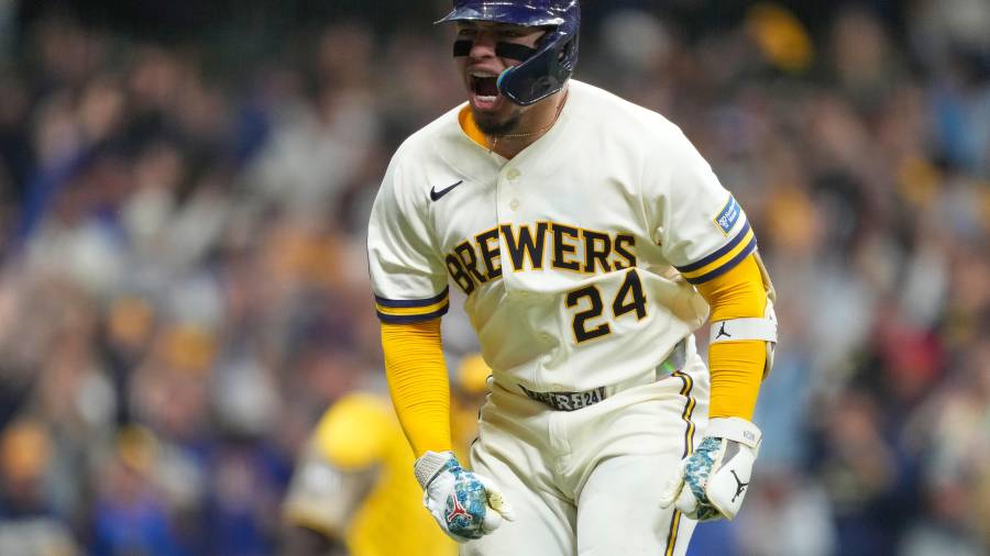 William Contreras conectó el jonrón decisivo en la séptima entrada para completar la remontada de los Brewers ante los Padres en Milwaukee.
