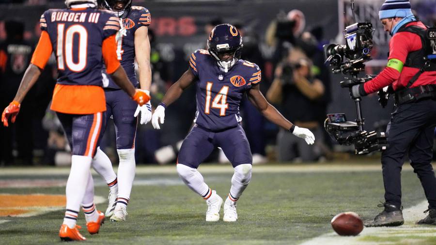 Caleb Williams lideró la remontada de los Bears de Chicago ante los Packers de Green Bay con 25 puntos en el último cuarto para sellar el pase a la Ronda Divisional.
