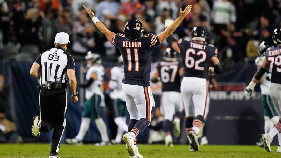Case Keenum lanzó para 247 yardas y dos touchdowns en su primera titularidad desde diciembre de 2023.