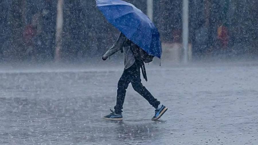 Se esperan fuertes lluvias, temperaturas bajo cero, vientos de hasta 60 km/h y oleaje de más de 2 metros, según el SMN.