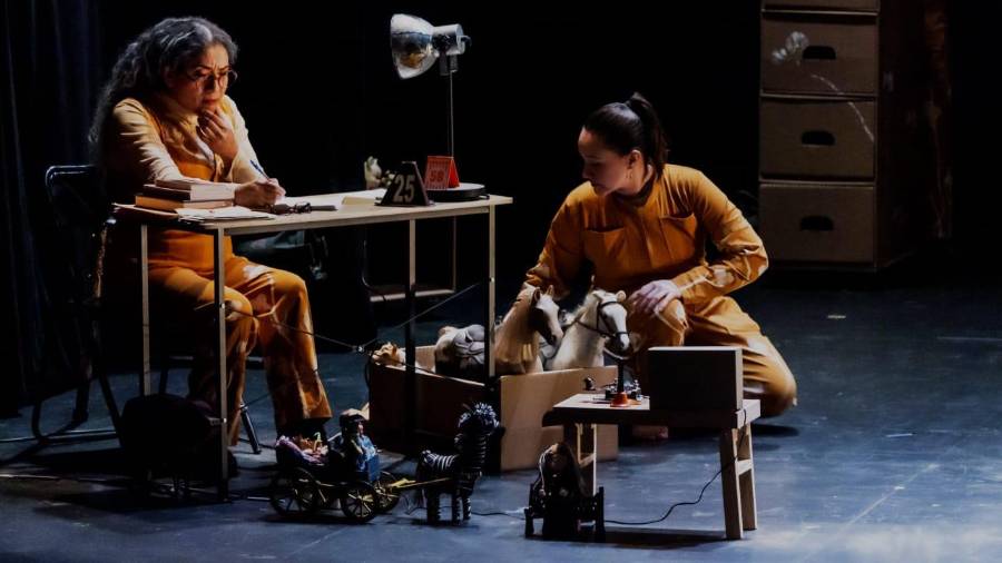 Llega a Saltillo la obra de teatro ‘Autobiografía del algodón’, basada en la novela de Cristina Rivera Garza