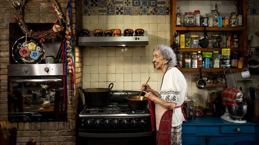 A sus 91 años, María Luisa sigue encontrando en este espacio su refugio más íntimo.