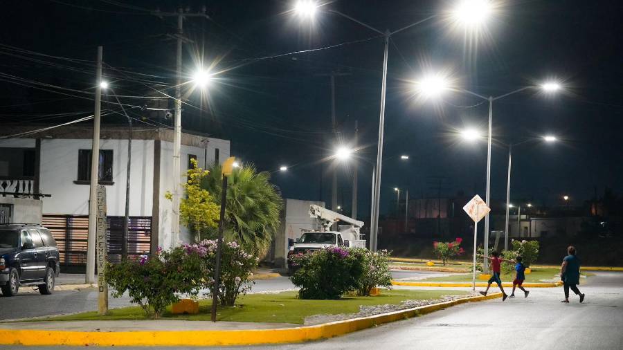 Las acciones buscan mejorar la iluminación y fortalecer la seguridad para las familias