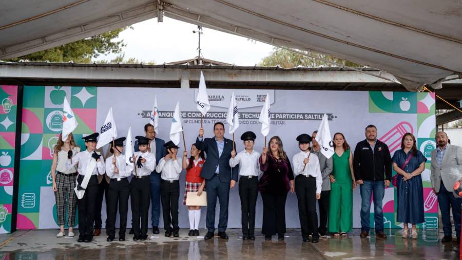 Autoridades dan el banderazo a esta construcción que responde a una solicitud de más de 30 años de la comunidad educativa.