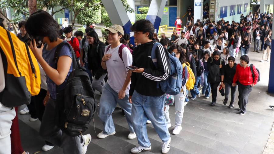Entre ellos se encuentran la Beca Universal Benito Juárez y las becas dirigidas a alumnos de escuelas incorporadas a la UNAM.