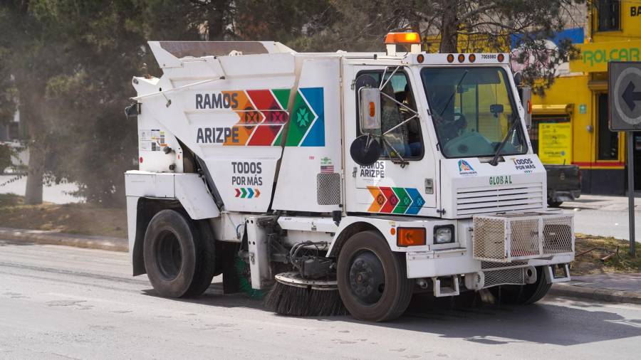 El Gobierno de Ramos Arizpe incorporará una barredora mecánica para optimizar la limpieza en avenidas de alto tránsito.