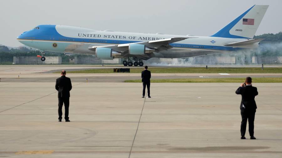 El Air Force One con el entonces presidente de Estados Unidos, Joe Biden, llega a la base aérea de Osan en Pyeongtaek, Corea del Sur, el viernes 20 de mayo de 2022.
