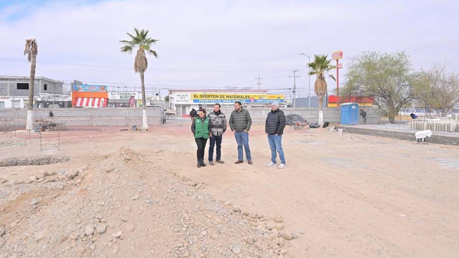 Autoridades municipales y estatales recorrieron la obra educativa en Monclova.