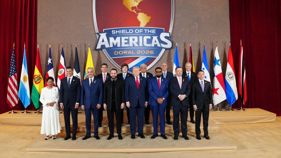 El presidente Donald Trump recibe a los líderes de una docena de países latinoamericanos en la recién creada Cumbre del Escudo de las Américas en Miami el sábado 7 de marzo de 2026.