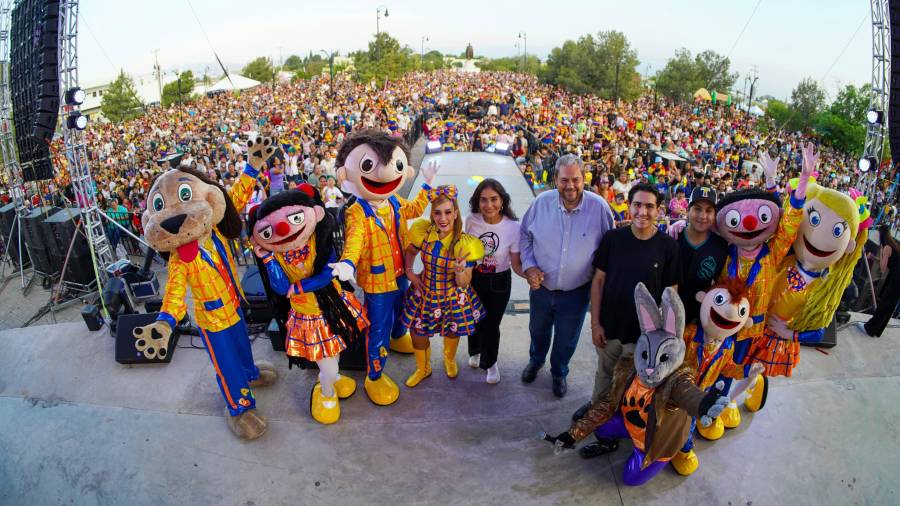 Más de 20 mil personas acudieron al festejo del Día del Niño en la Alameda de Ramos Arizpe.