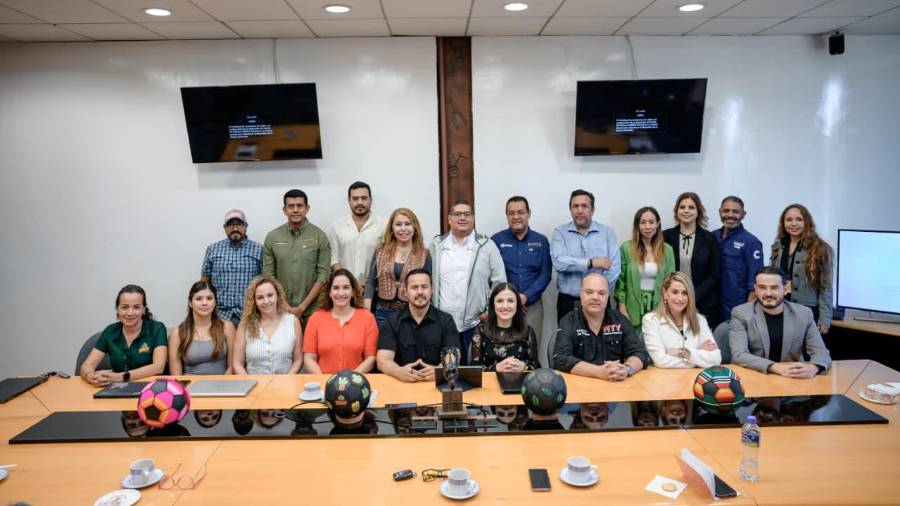Funcionarios de Saltillo y Monterrey sostuvieron mesas de trabajo junto con tour operadores para definir estrategias de promoción turística y atención a visitantes durante el próximo torneo internacional de fútbol.