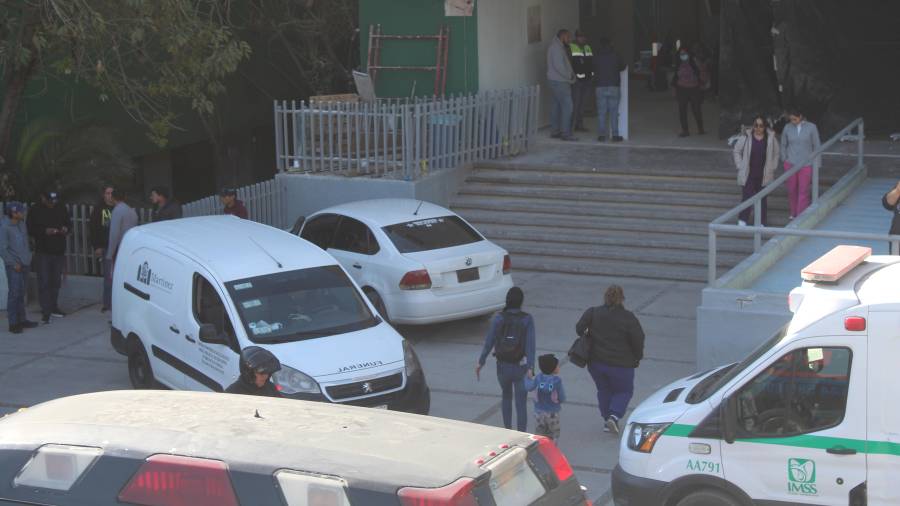 El carro subió hasta la explanada de la clínica dos, pero nada se pudo hacer por salvar la vida del pasajero.