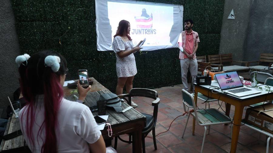 El colectivo Red Arcoiris en Resistencia (RAR) organizó una serie de actividades en el marco conmemotativo del Día Internacional de la Visibilidad Trans.