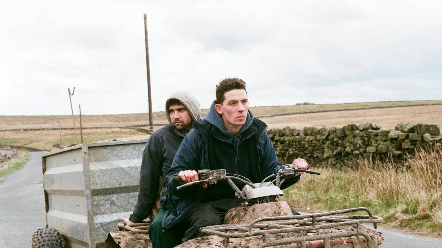 Apuesta. Con un entorno rural tan hostil como conmovedor, la película convierte el aislamiento y el amor en los ejes de una de las historias más destacadas del cine LGBT contemporáneo.