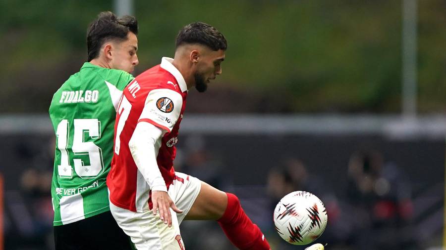 Álvaro Fidalgo fue titular en el empate 1-1 del Real Betis ante Braga, en la ida de los Cuartos de Final de la Europa League, y volvió a sumar minutos en una noche clave para el cuadro verdiblanco.