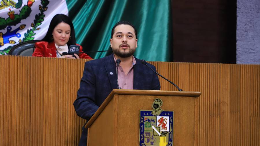 El diputado panista, Miguel Lechuga, realizó la propuesta del uso de cámaras corporales o de solapa