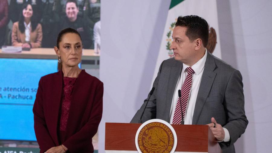 Néstor Núñez López, titular de la SICT explicó que la licitación fue declarada desierta por incumplimientos administrativos de las empresas participantes.