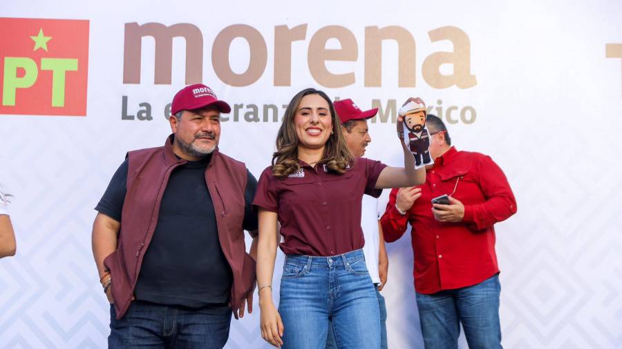 La senadora coahuilense Cecilia Guadiana solicitó licencia para no acudir este martes a la sesión donde coincidió que se discutió la reforma sobre la doble nacionalidad de gobernantes.