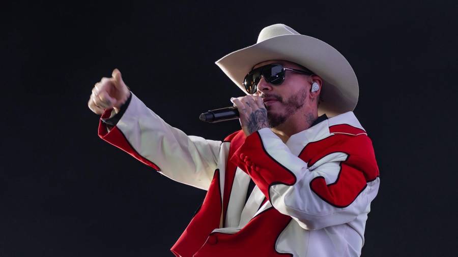 Enciende J Balvin motores rumbo al Mundial de Fútbol 2026 en NL