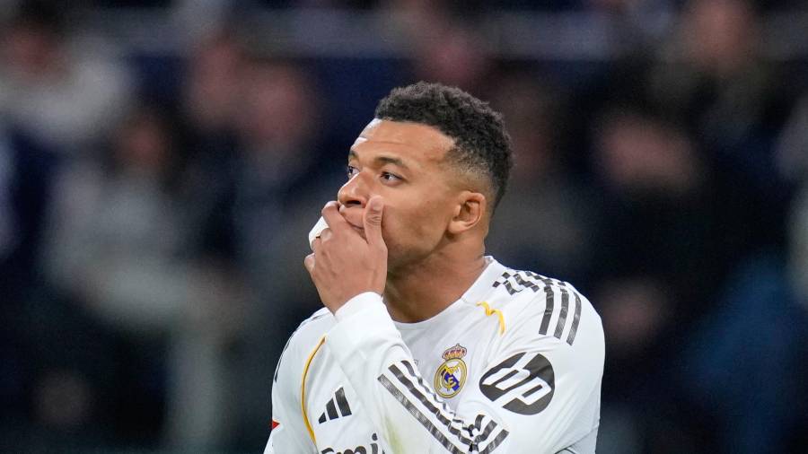 Kylian Mbappé no participó en el entrenamiento previo del Real Madrid y su presencia ante el Manchester City sigue en duda.