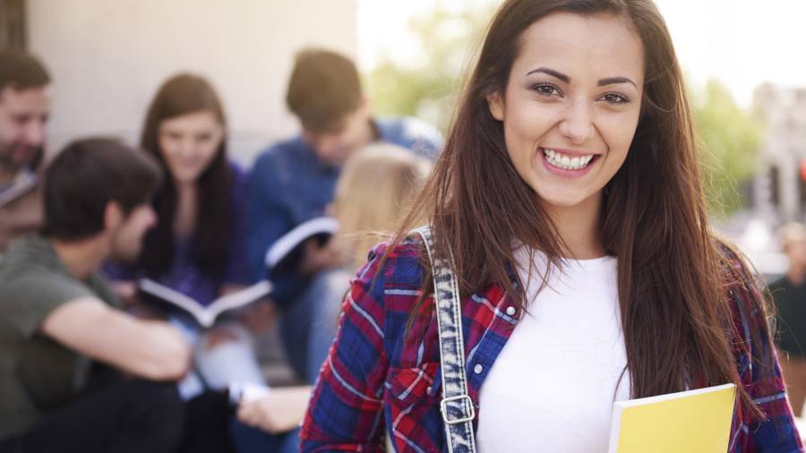 El Día del Estudiante en México se celebra el 23 de mayo, fecha en la que se conmemora su importancia en el sistema educativo y el futuro del país.