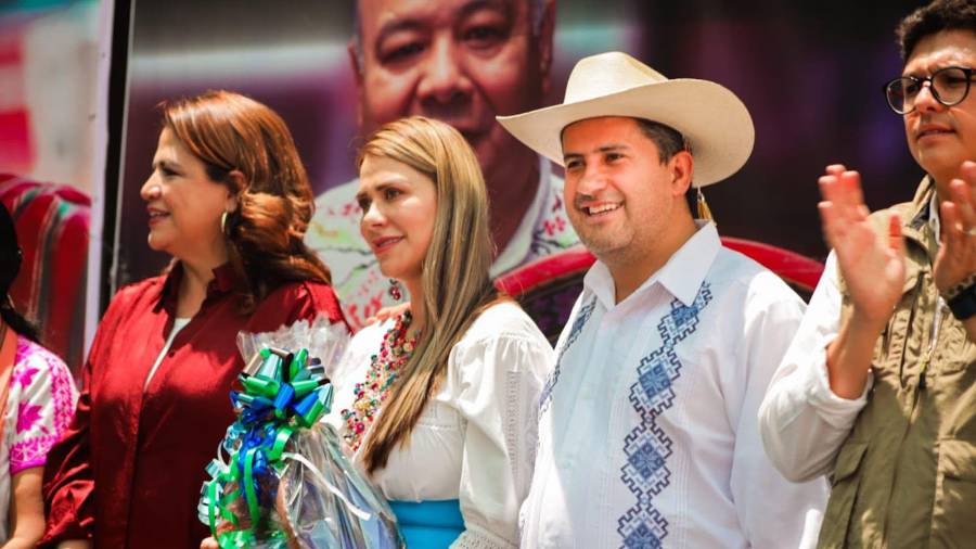 Yesenia Méndez, exsecretaria particular de Carlos Manzo, denunció que fue separada del Ayuntamiento de Uruapan tras ampliar su declaración ante la Fiscalía.
