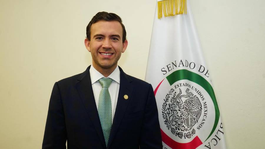 Jiménez consideró que Gabriel Elizondo podrá seguir apoyando a Coahuila desde su nueva responsabilidad en el Senado.