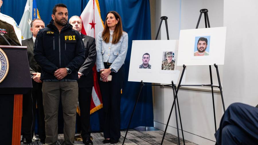 El director del FBI, Kash Patel, durante una conferencia de prensa en la que presenta a presunto atacante en el que presuntamente Rahmanullah Lakanwa abrió fuego contra dos soldados de la Guardia Nacional.