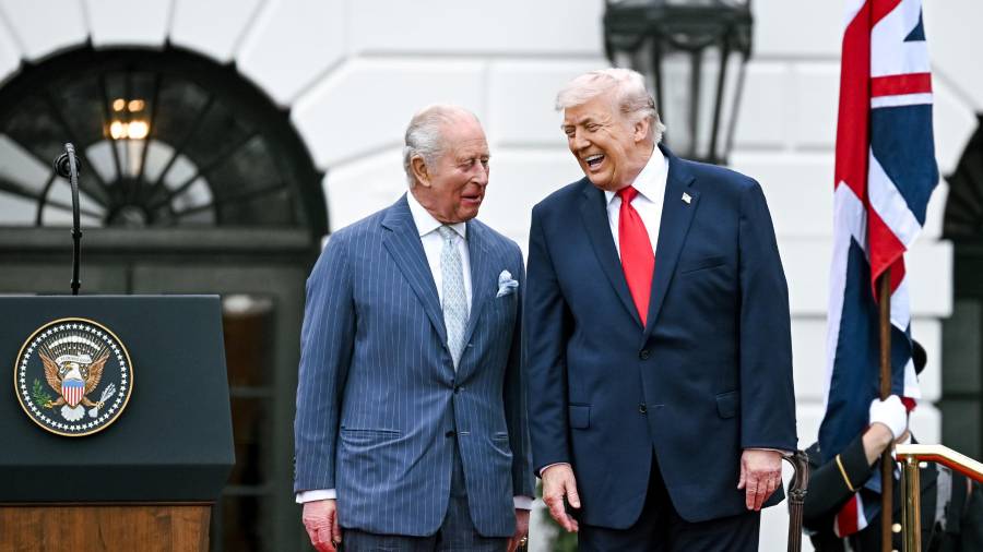 El presidente de los Estados Unidos, Donald Trump (d), junto al rey Carlos III del Reino Unido durante su visita a Washington.