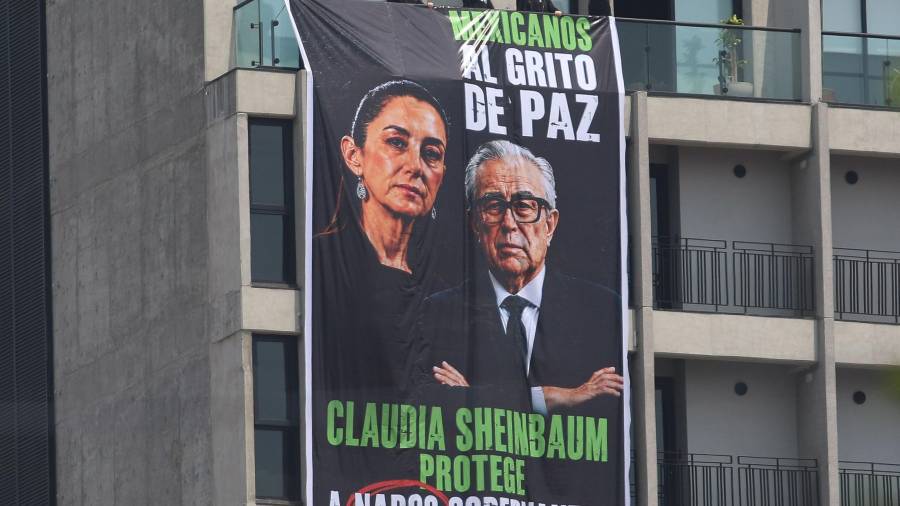 Rocha Moya, de acuerdo con Riva Palacio, es considerado una pieza importante para la justicia estadounidense, pues están convencidas de que les entregará la arquitectura de las negociaciones entre el Cártel de Sinaloa y el régimen.