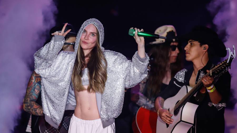 Proyecto. La filmación hará a Beinda viajar a Colombia y regresar a México.