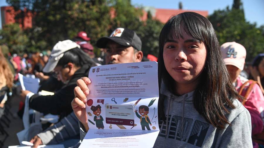Las familias de estudiantes de primaria pública en Ciudad de México pueden tener acceso a Mi Beca para Empezar y a la Beca Rita Cetina durante 2026.