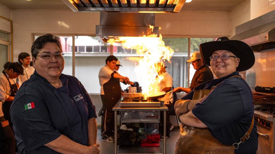 Paty y Amanda escucharon el llamado del fuego desde pequeñas.