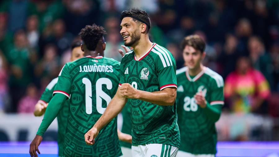 El “Lobo de Tepeji” marcó, de forma poco ortodoxa, su gol número 46 con la camiseta del Tri, a seis del “Chicharito” Hernández.