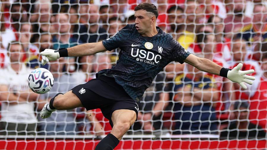 El arquero argentino comenzó su etapa con los Blues con siete goles recibidos en tres jornadas en la Premier League.