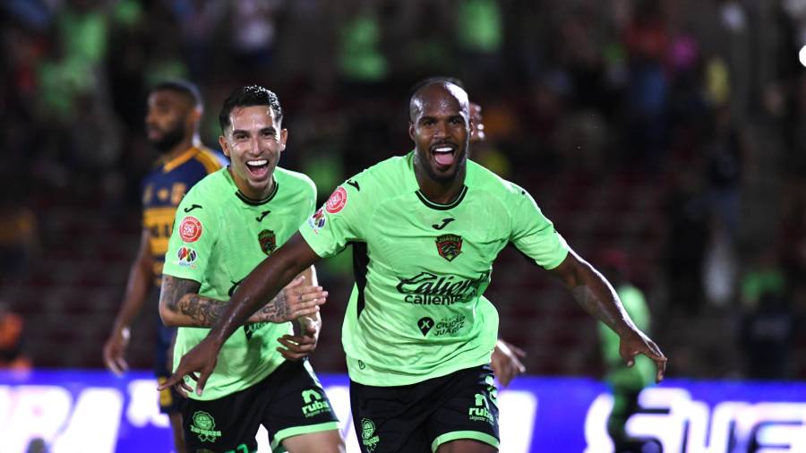 Óscar Estupiñán marcó los dos goles con los que Juárez derrotó a Tigres en el Estadio Olímpico Benito Juárez.