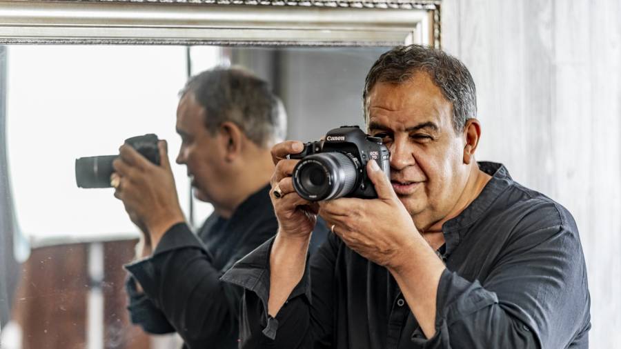 Ya sea a color o blanco y negro, para enmarcar o para identificaciones, el estudio de Antigua Foto Carrillo ha acompañado a Saltillo detrás de la cámara por años.