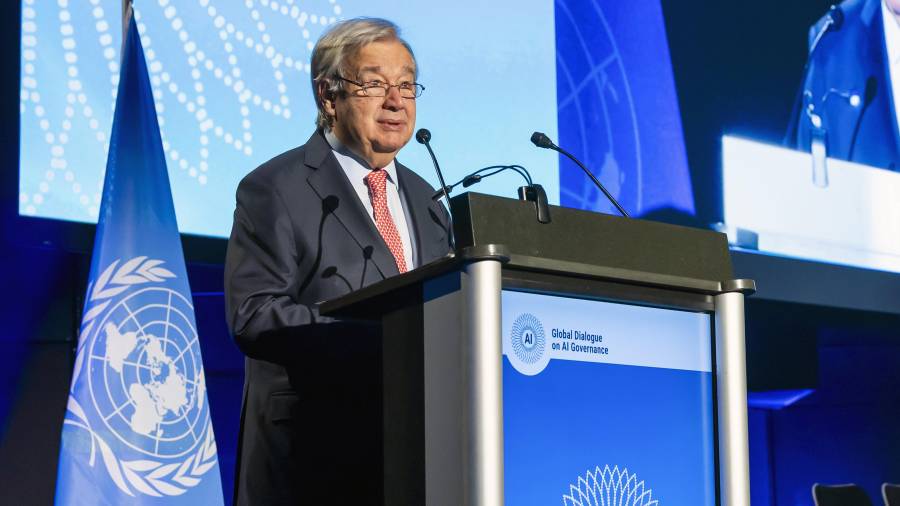El secretario general de la ONU, Antonio Guterres, interviene en la ceremonia de apertura del Diálogo Global sobre Gobernanza de la IA en Palexpo, Ginebra, Suiza.