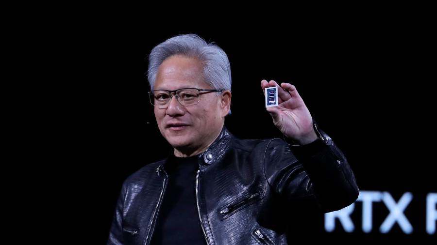 El director ejecutivo de Nvidia, Jensen Huang, pronuncia un discurso durante la exposición Computex 2026 en Taipei, Taiwán, el lunes 1 de junio de 2026.