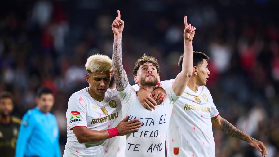 Jesús Angulo le dio vida al Toluca con un golazo desde fuera del área en el BMO Stadium, aunque LAFC terminó pegando en el agregado para llevarse la ventaja en la Ida.