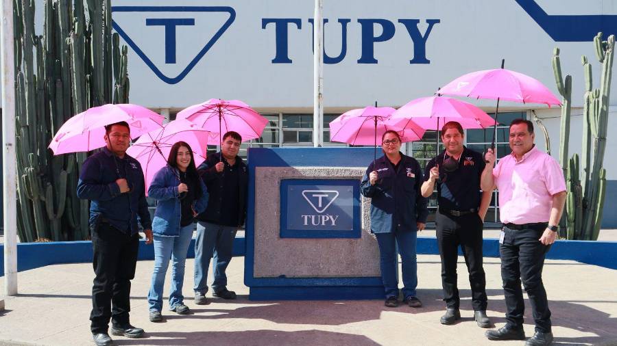Colaboradores de Tupy participaron activamente en las actividades del Mes Rosa para promover la detección oportuna del cáncer de mama. FOTO. CORTESÍA