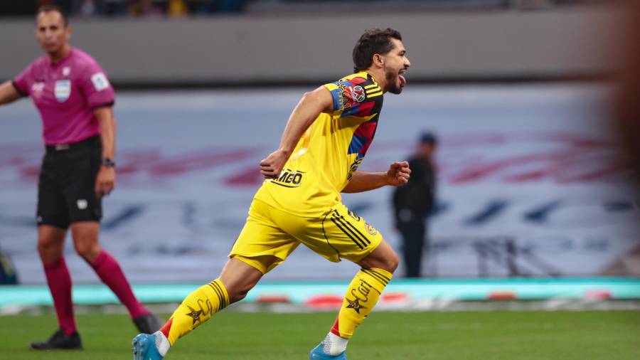 Henry Martín descontó desde el punto penal y acerca al América en el segundo tiempo.