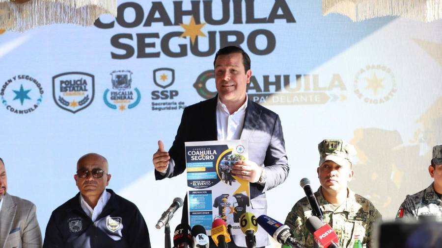 El fiscal Federico Fernández Montañez encabezó la conferencia donde anunció medidas preventivas de seguridad para alcaldes.