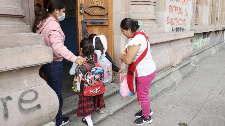 El inicio de cada ciclo escolar representa uno de los compromisos financieros más complejos para los hogares en México.