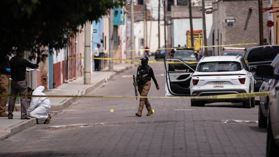 Autoridades policiales implementaron un fuerte operativo de seguridad en búsqueda de los responsables, sin que hayan tenido éxito.