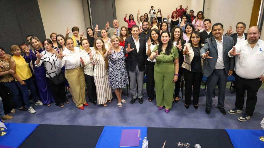 El rector Octavio Pimentel Martínez encabezó la renovación de la alianza estratégica entre la UAdeC y la Colectiva Madres Poderosas de La Laguna.