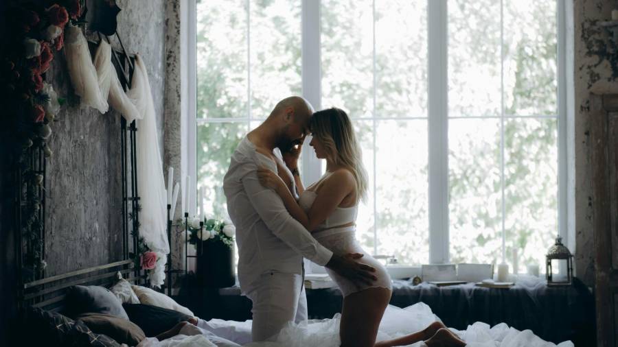 La comunicación abierta con la pareja y la atención a las necesidades individuales son claves para tejer una red sólida de apoyo emocional.