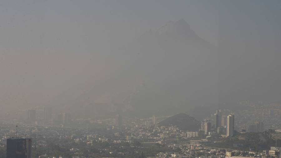 Corrupción mantiene obsoletas las medidas anticontaminación en Nuevo León